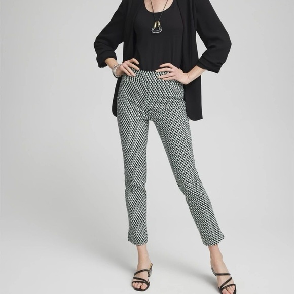 Chico's So Slimming Pull-On Ankle Pants Size 12 Chicos 2 White/Black NEW NWOT - Picture 1 of 13